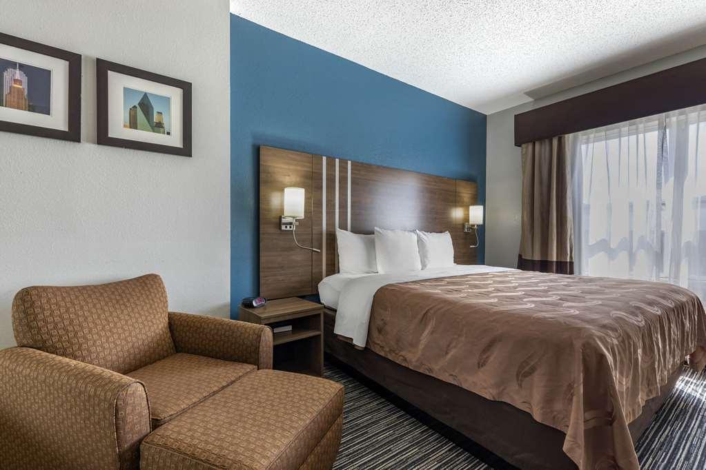 Quality Inn & Suites I-35 E-Walnut Hill Dallas Zimmer foto